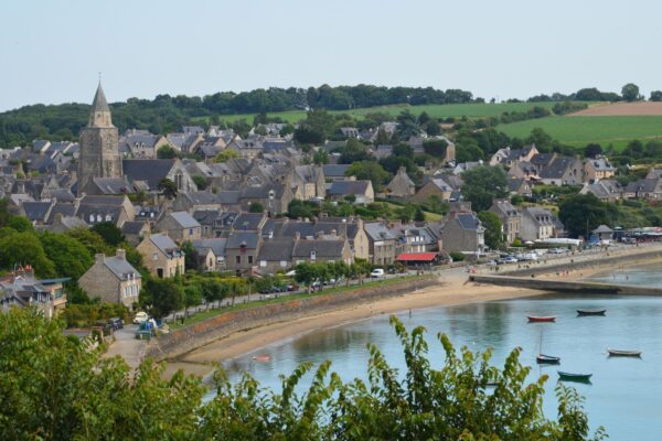 Falaises en Bretagne : les plus beaux points de vue pour respirer l’océan