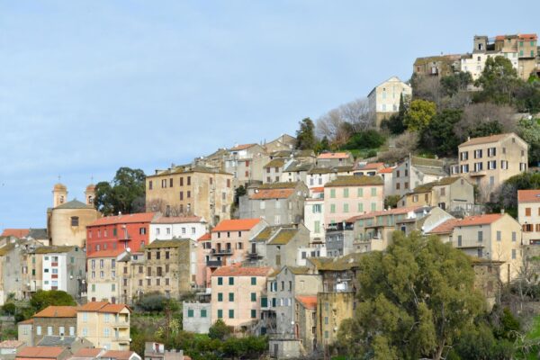 Villeneuve d’Aveyron : la bastide discrète qui mérite une halte